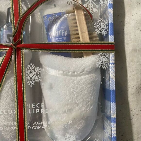 Simple Pleasures 7pc deluxe slipper set - Picture 2 of 8